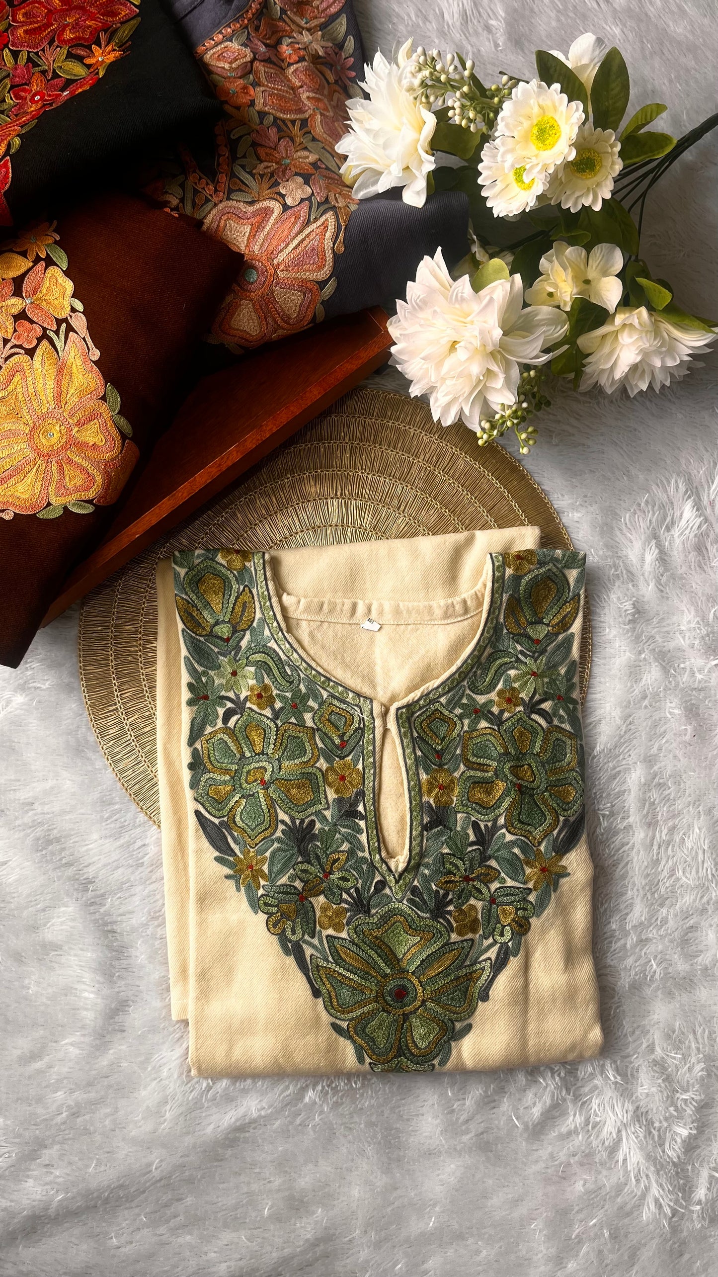 Off White Aari Hand Embroidery Kashmiri Merino Wool Pheran with Pockets