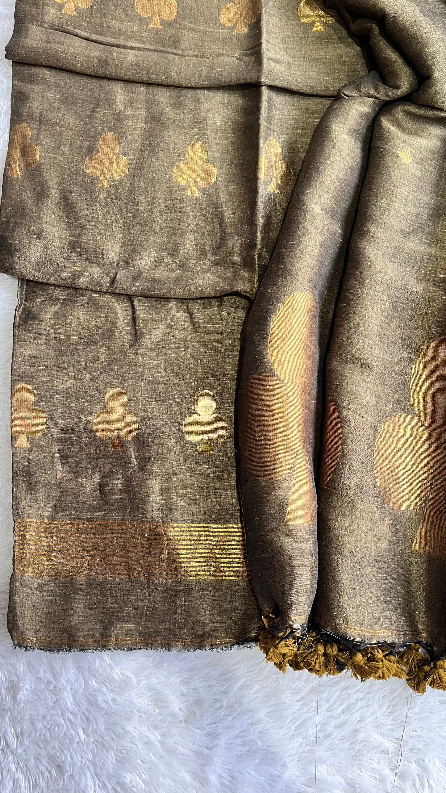 Chocolate Paan Buta Pure Jayshree Linen with Jamdani Hand Woven Daman 2 pc Suit Set