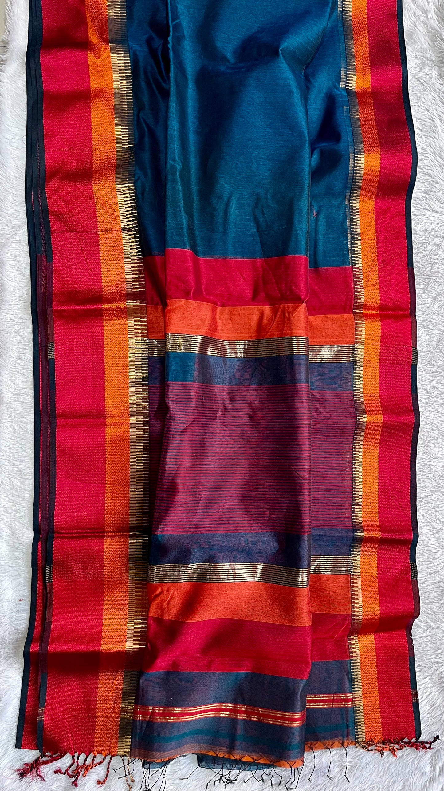Rama Green with Dazzling Red Zari Border Handwoven Maheshwari Silk Saree
