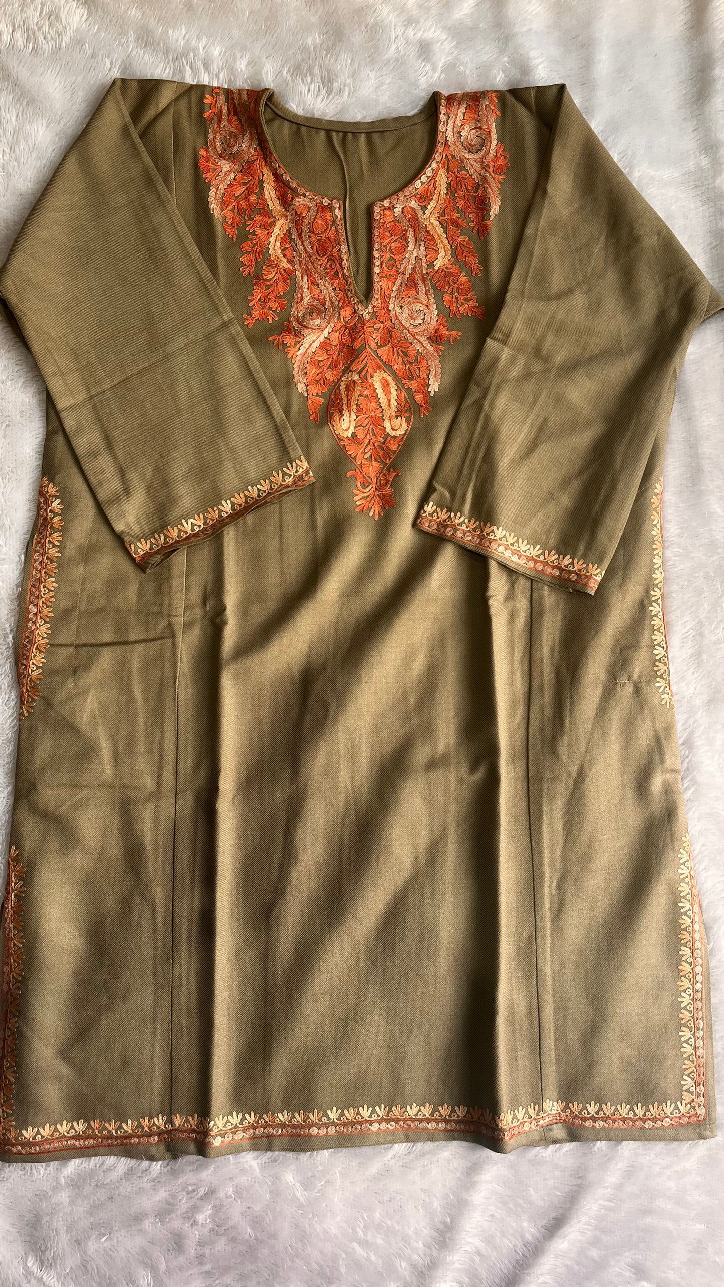 Pashmina Shade with Delicate Pink Kashmiri Aari Work Full Embroidered Pheran with Pockets