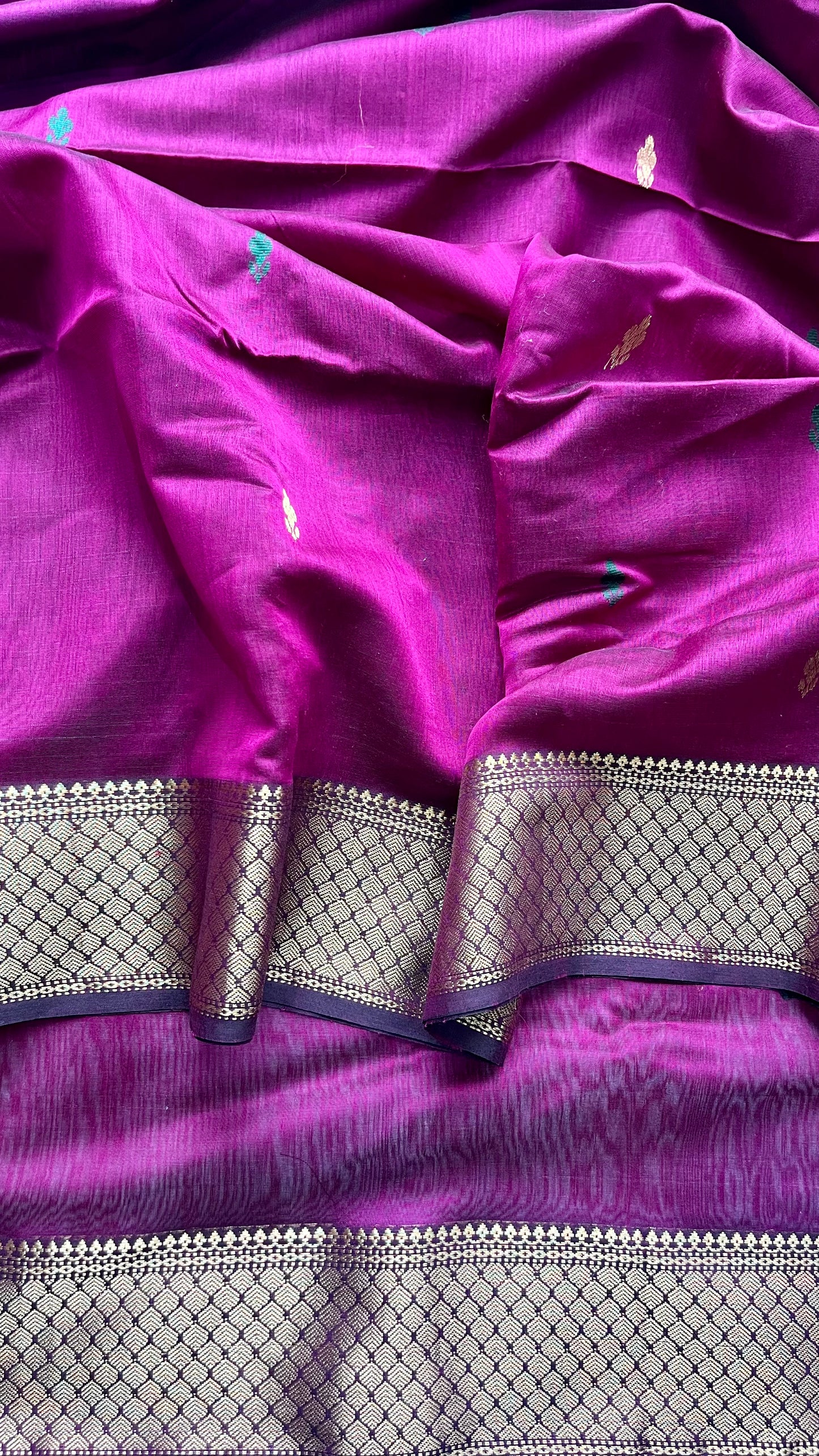 Magenta Pink with with Gold Zari Border Handwoven Maheshwari Tissue Silk Saree