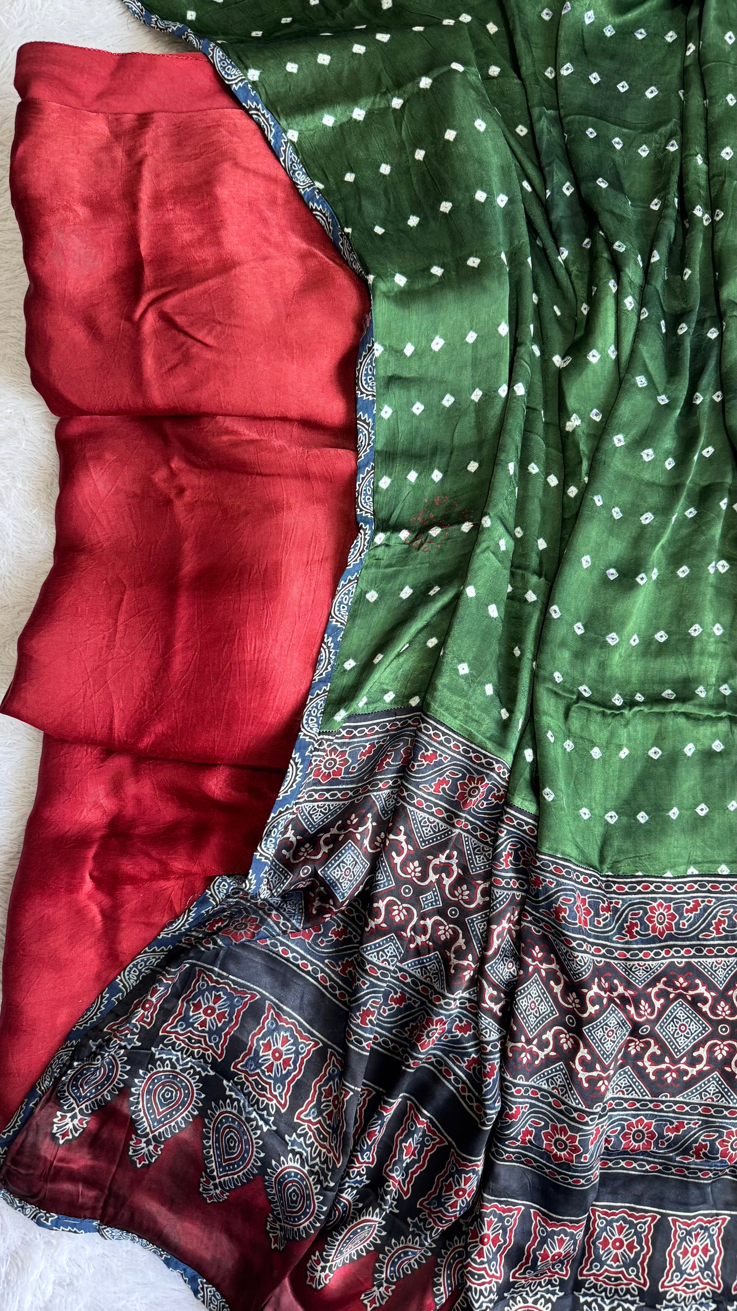 Maroon Solid Shade Modal Silk 2 pc Suit Set with Green Modal Silk Applique Work Dupatta