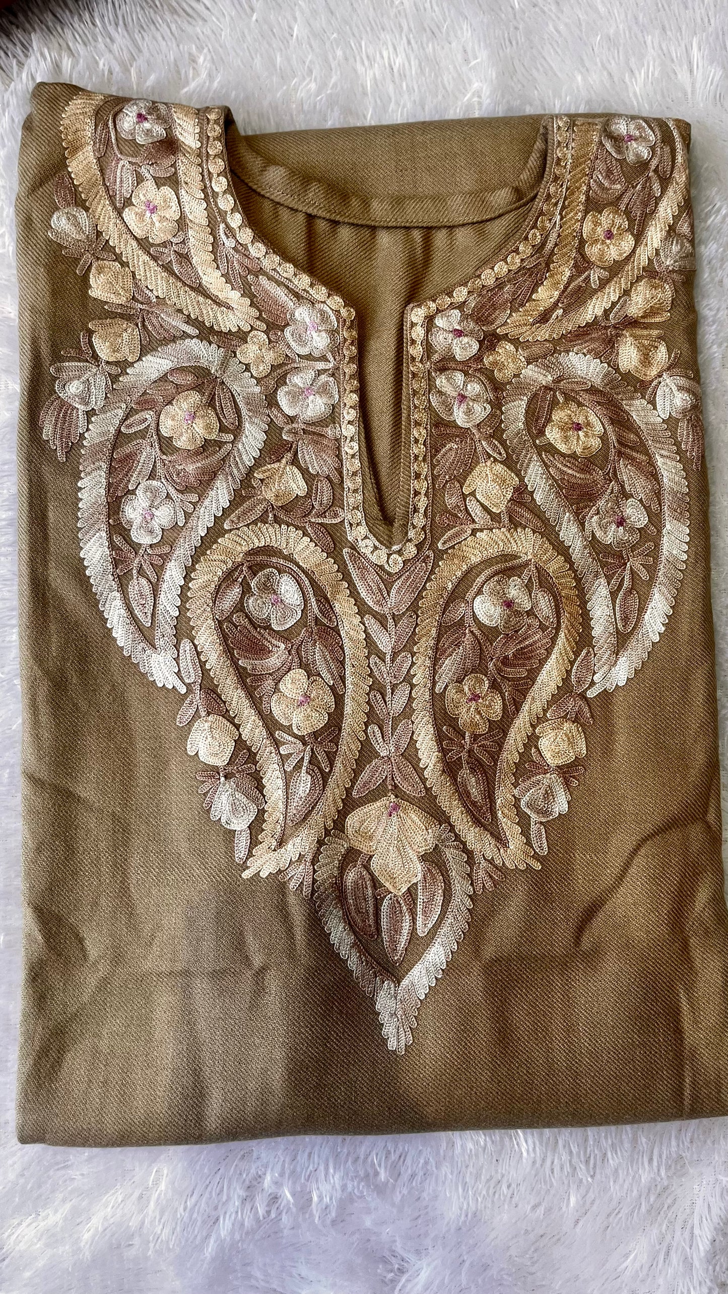 Pashmina Shade with Matching Kashmiri Aari Work Full Embroidered Pheran with Pockets