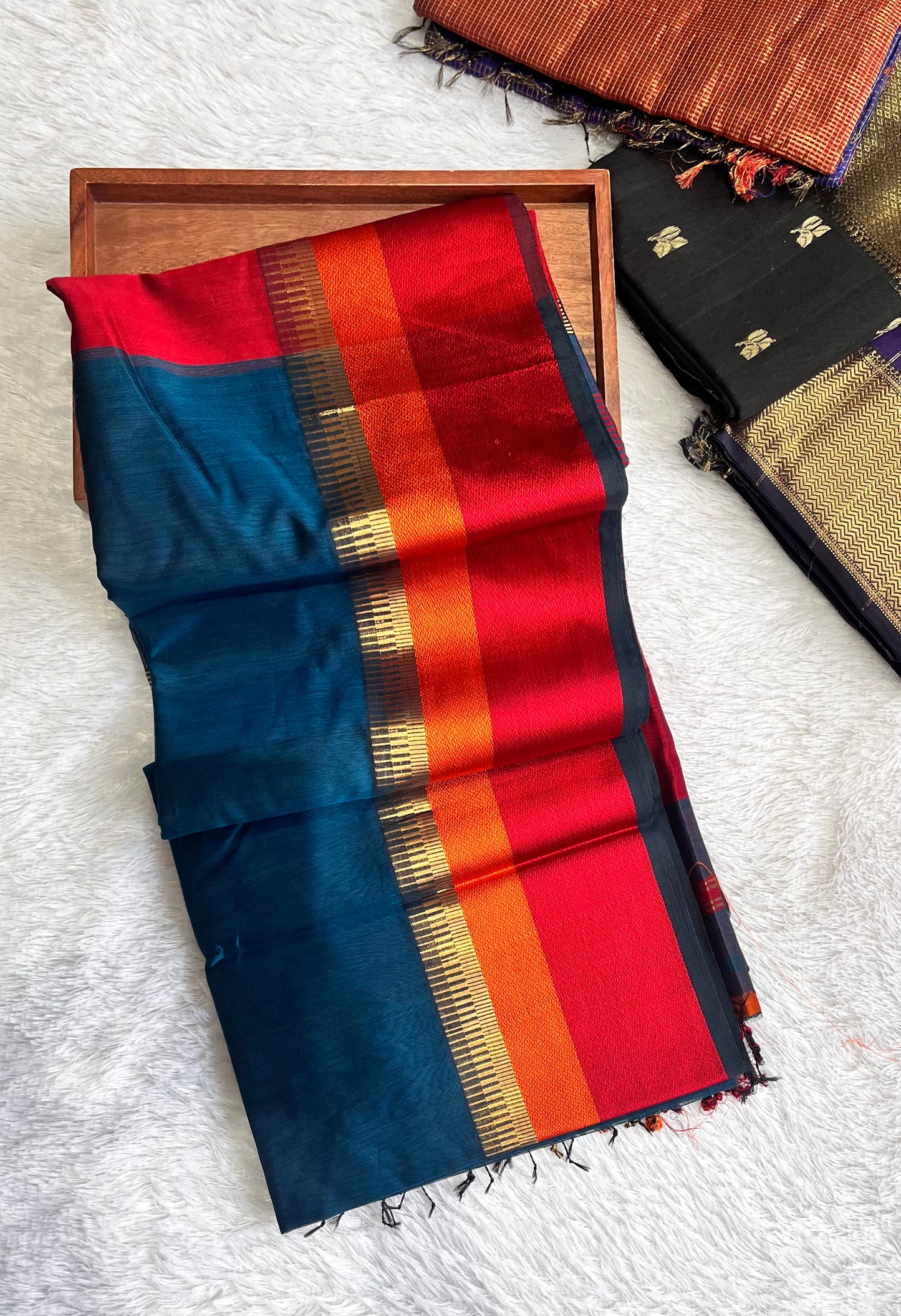 Rama Green with Dazzling Red Zari Border Handwoven Maheshwari Silk Saree