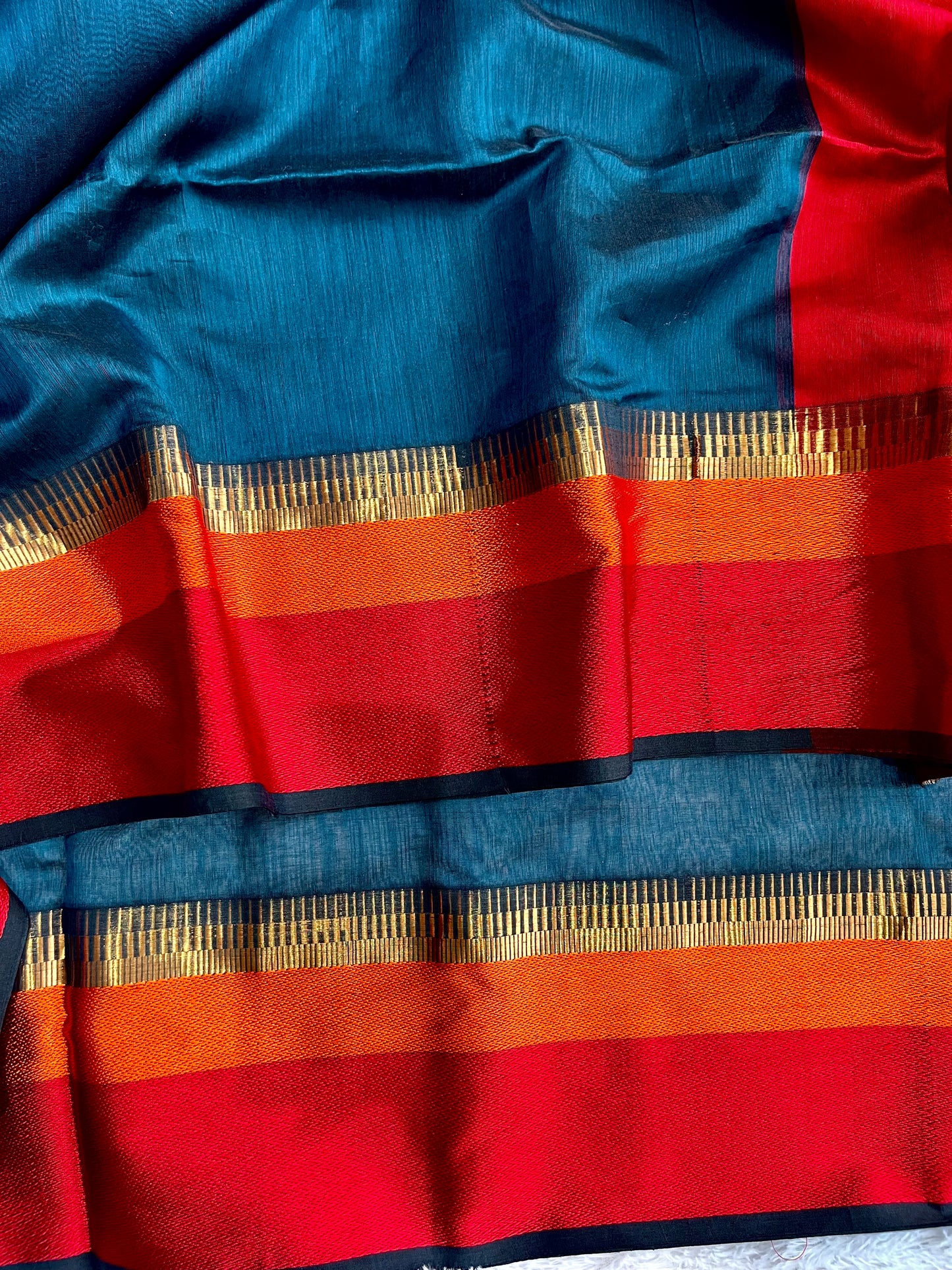 Rama Green with Dazzling Red Zari Border Handwoven Maheshwari Silk Saree