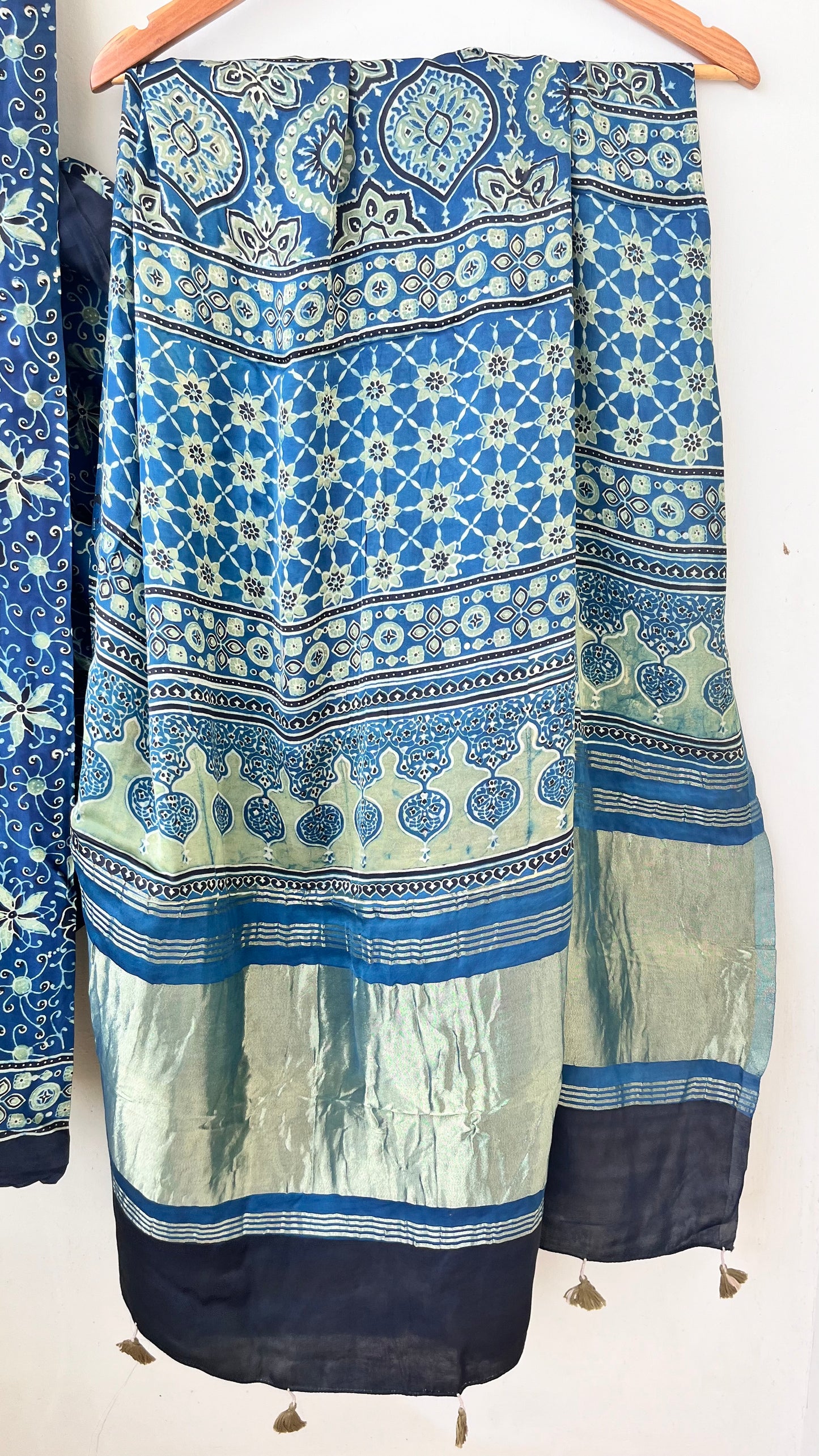 Indigo Small Flower Booti Ajrakh Hand Block Natural Dye Modal Silk Lagdi Patti Saree With Blouse