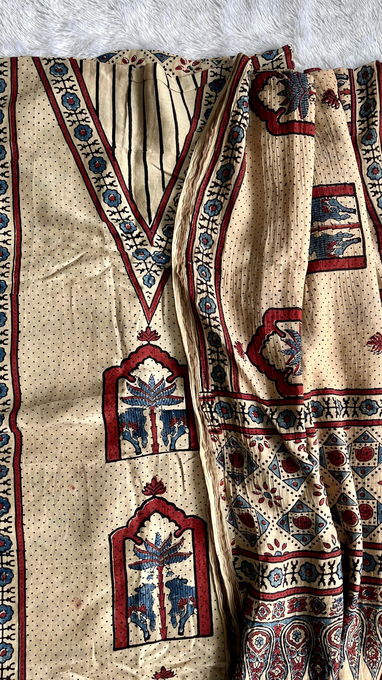 Milky White and Red Jharokha Motif Chanderi Silk Suit set with Ajrakh Hand Block Printing