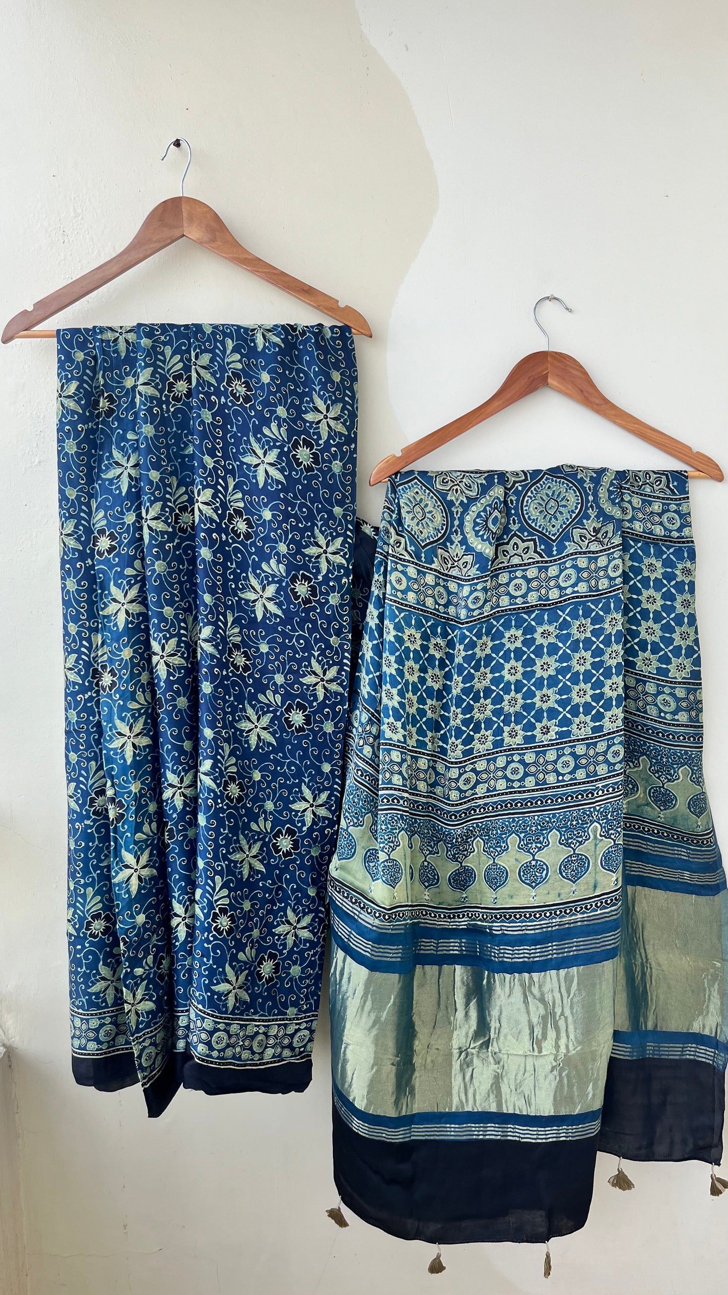 Indigo Small Flower Booti Ajrakh Hand Block Natural Dye Modal Silk Lagdi Patti Saree With Blouse