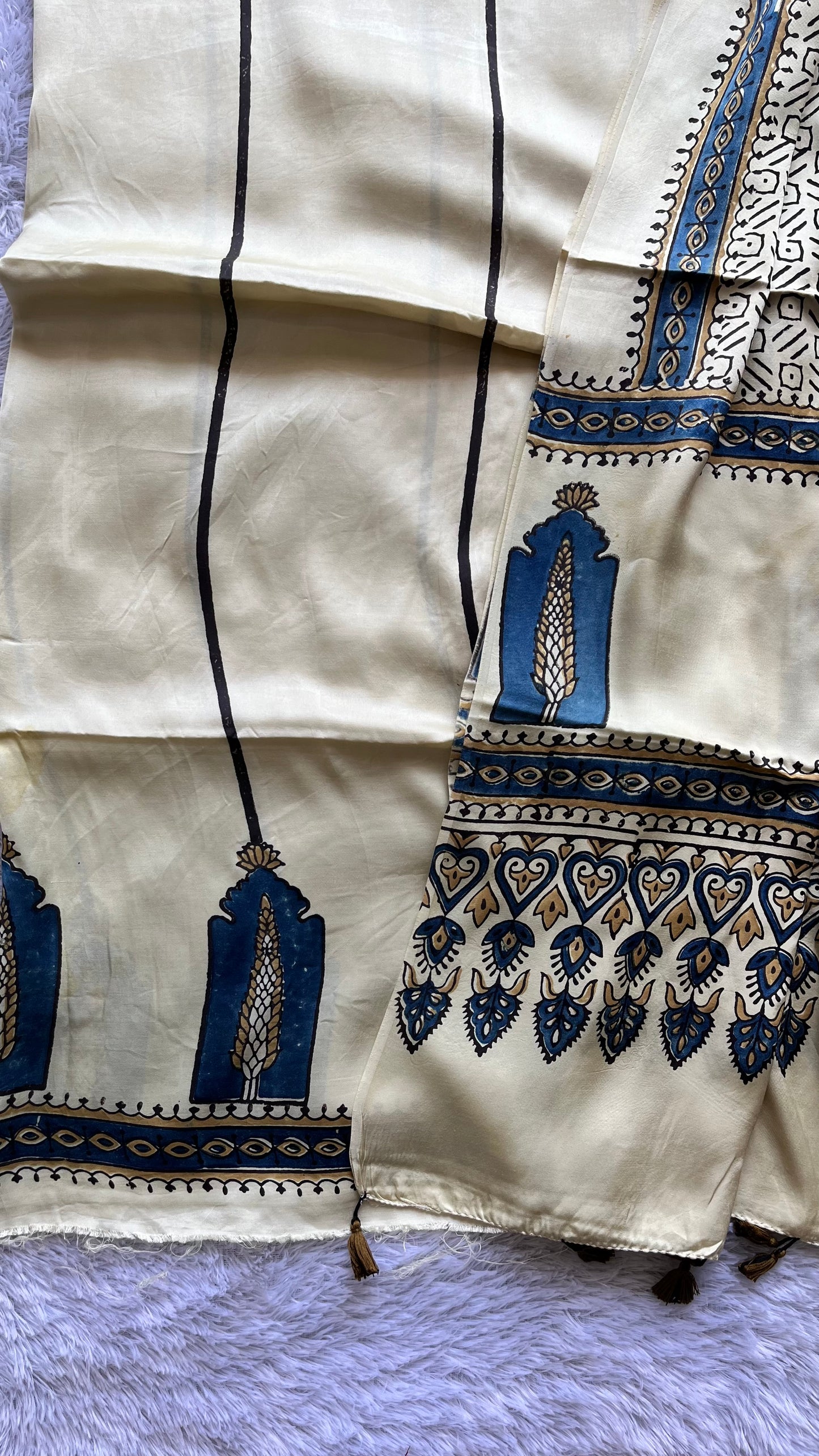 Off White Dhaari and Jharokha Print Modal Silk Hand Block Print 2pc Suit Material