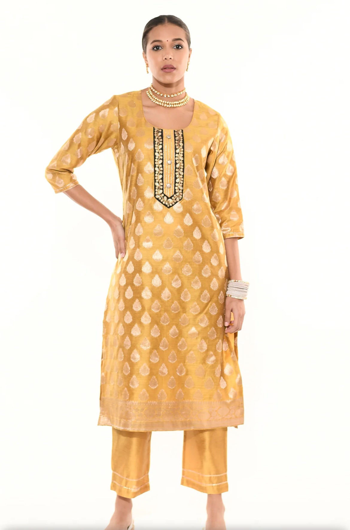 Sunehri Banarasi Chanderi Silk Suit Set