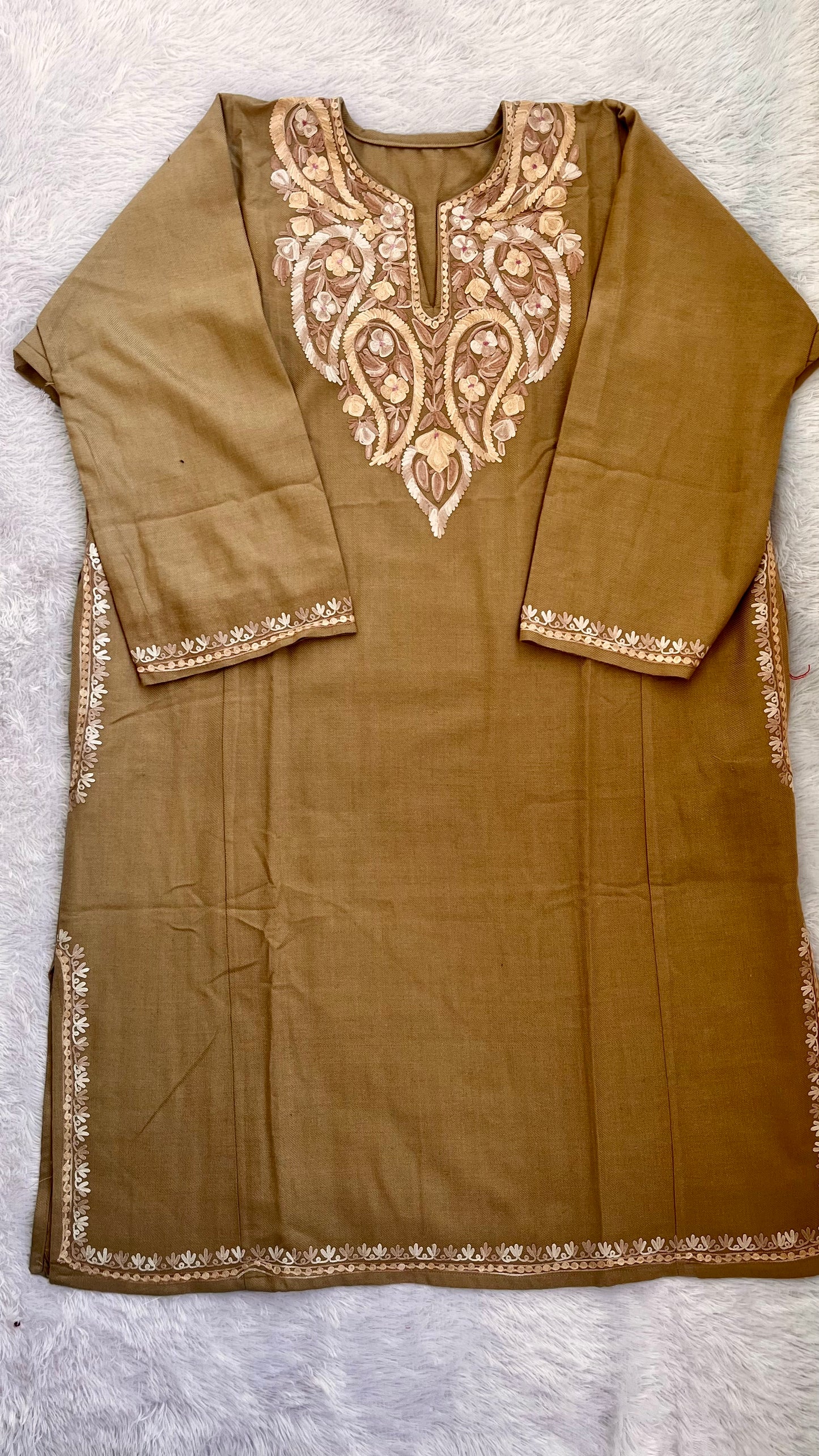 Pashmina Shade with Matching Kashmiri Aari Work Full Embroidered Pheran with Pockets