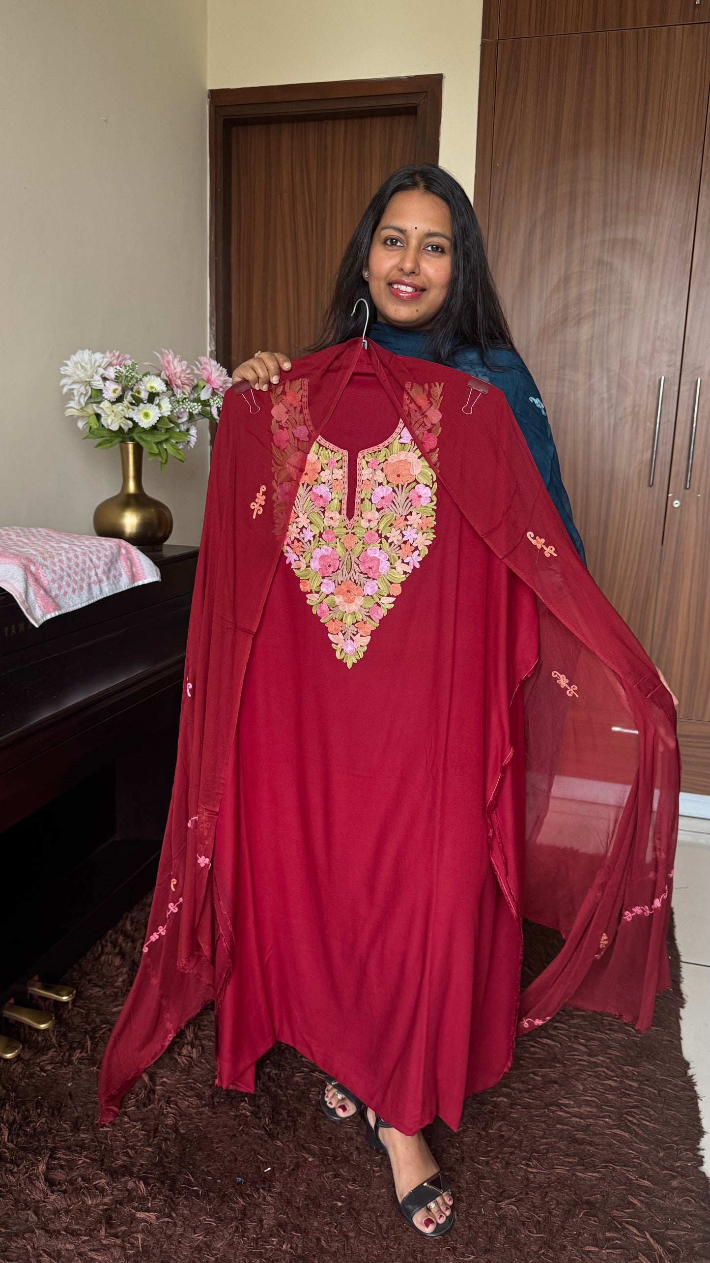 Magestic Maroon Kashmiri Aari Embroidered 3pc Suit Set with Embroidered Muslin Dupatta