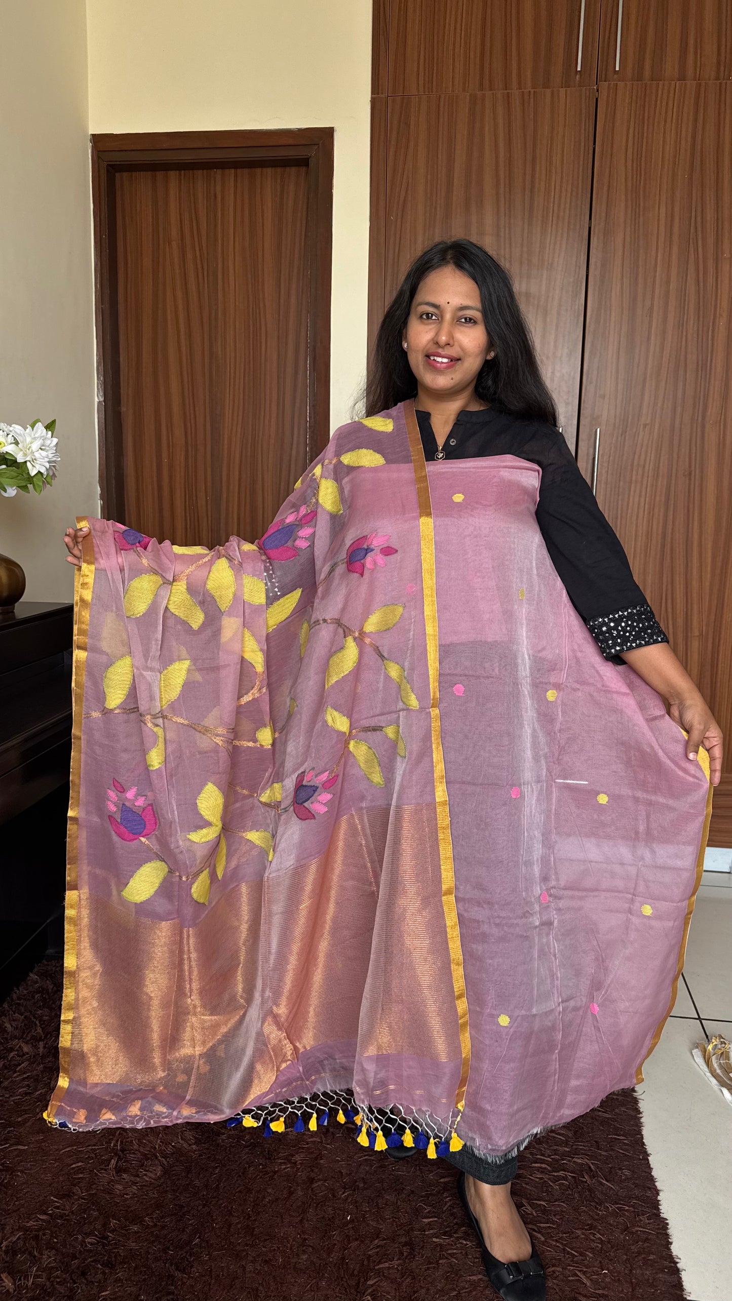 Pyaazi Pink Shade Pure Handloom Resham Muslin 2 pc Set