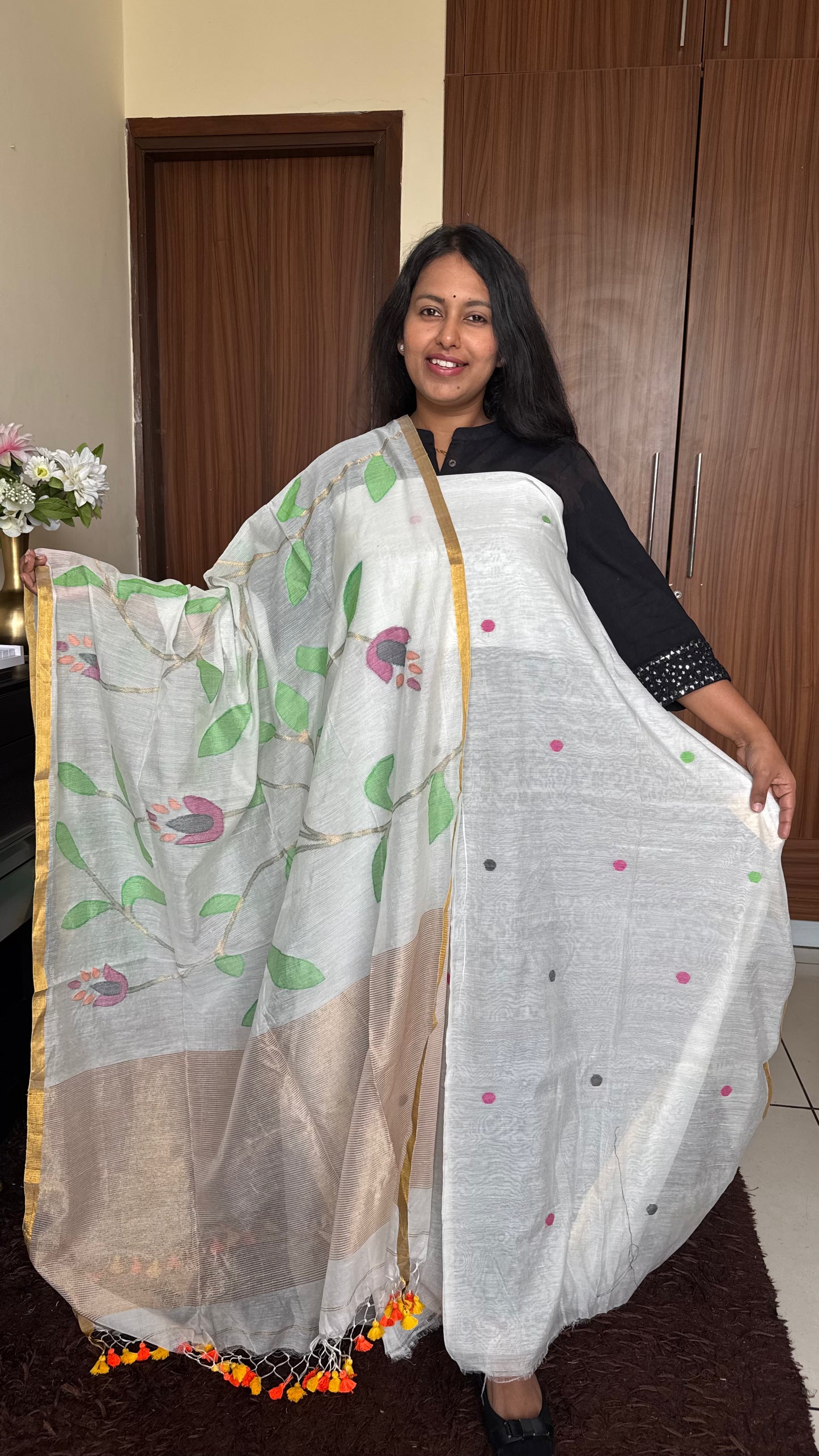 Offwhite Shade Pure Handloom Resham Muslin 2 pc Set