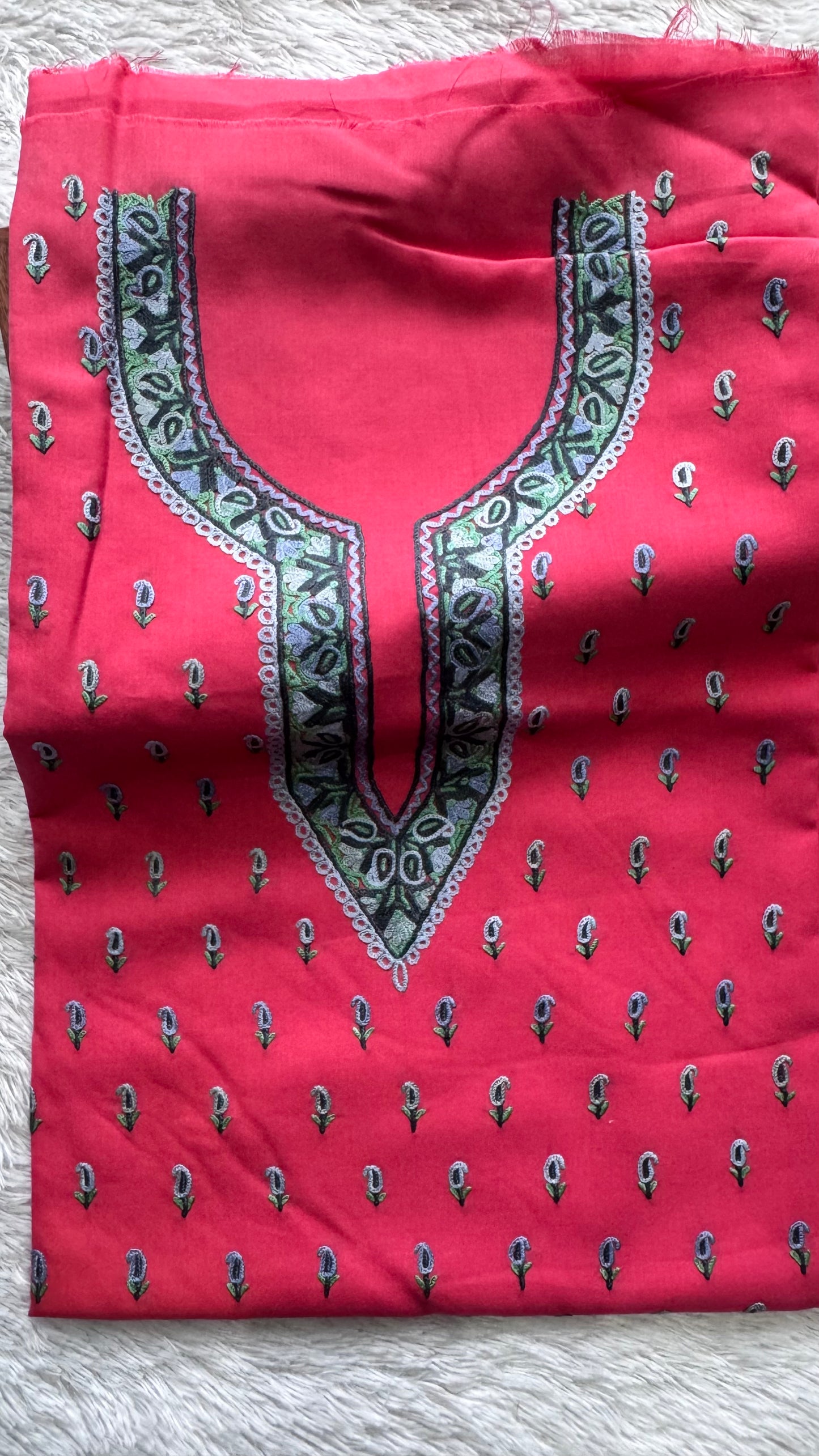 Gajri Pink Thread work Pure Cotton Kashmiri Aari Embroidered Co Ord 2 pc Set