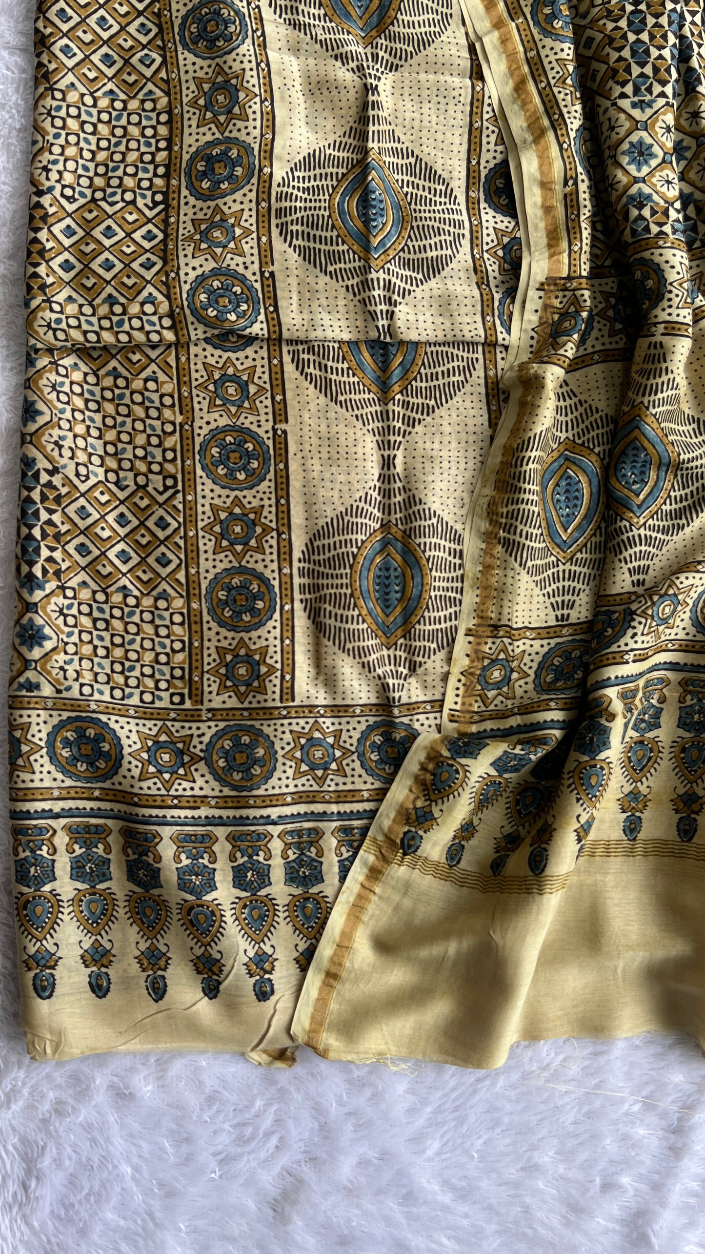 Off White Intricate Motif Chanderi Silk Cotton Ajrakh hand Block 2pc Suit Set