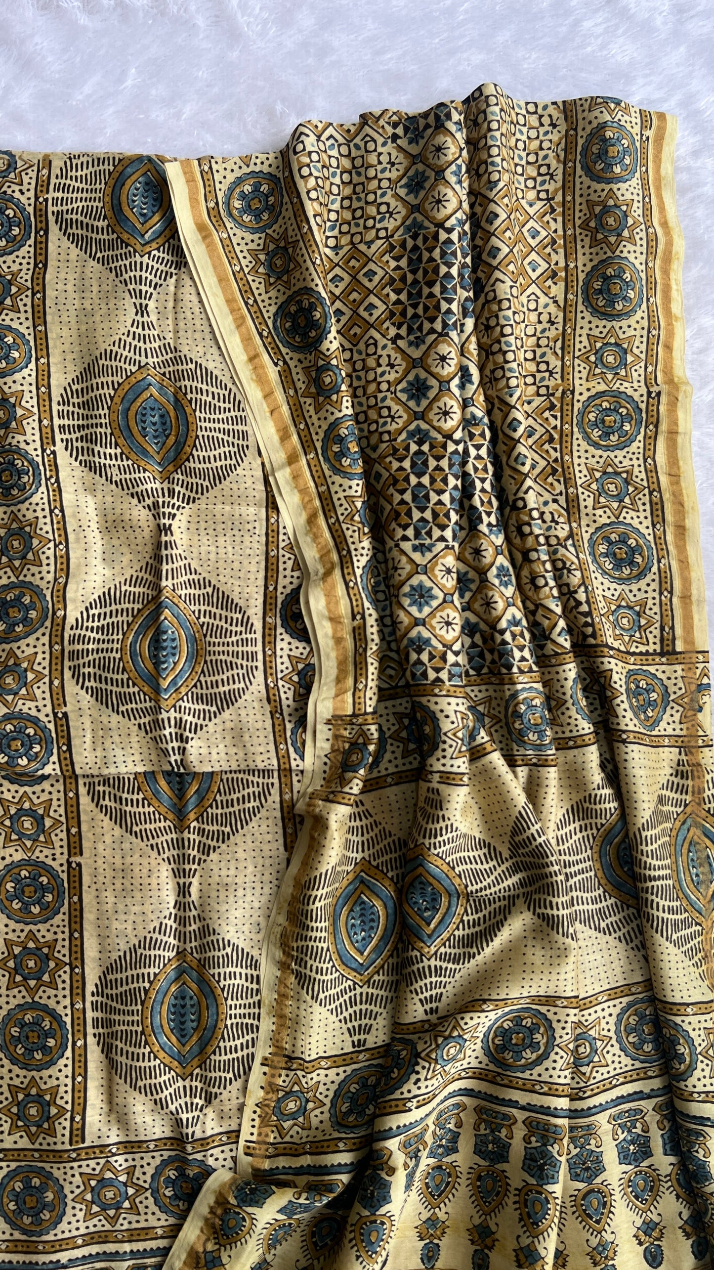 Off White Intricate Motif Chanderi Silk Cotton Ajrakh hand Block 2pc Suit Set