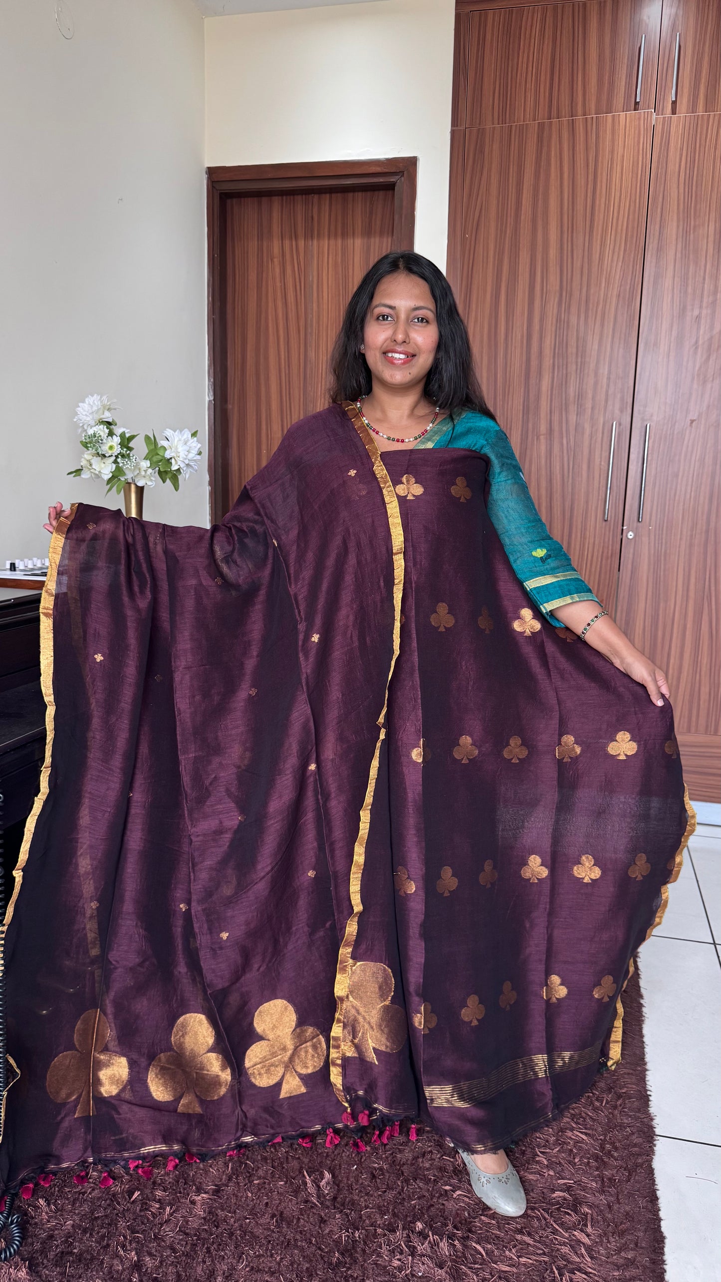 Wine Paan Buta Pure Jayshree Linen with Jamdani Hand Woven Daman 2 pc Suit Set