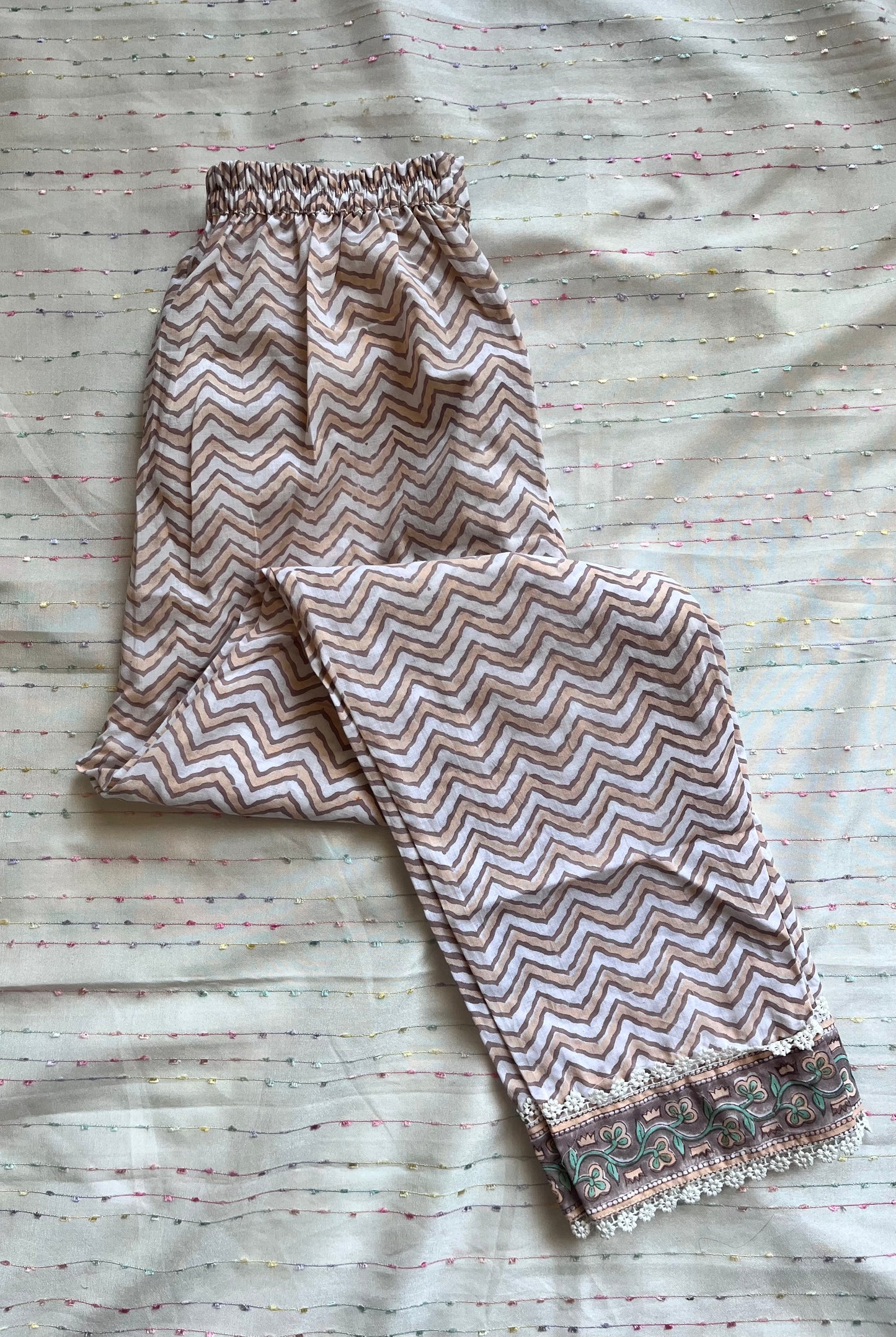Peach Mugal Booti Print Pure Cotton Kurta and Pant Set with Lace Details