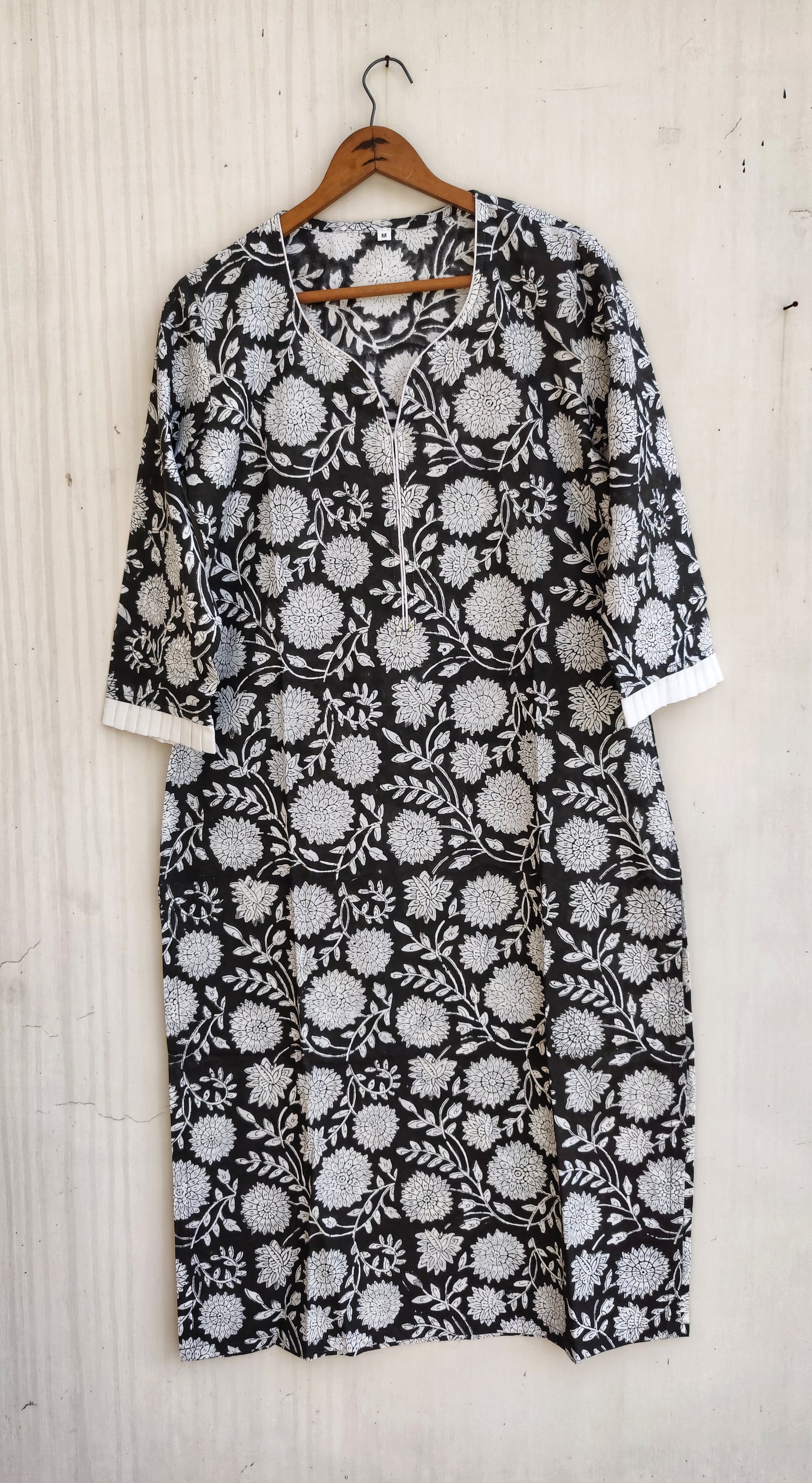Black Flower Motif Cotton Sanganer Hand Block Print Kurta