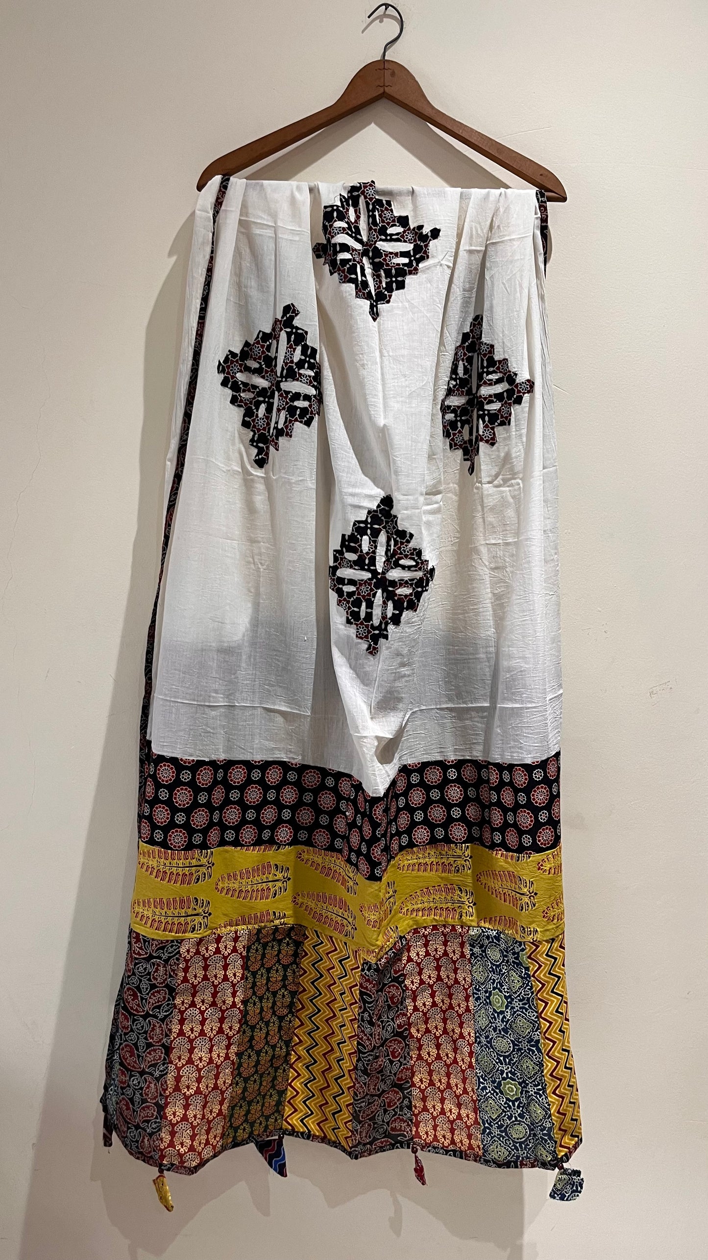 Pristine White Mul Cotton Ajrakh Applique Patchwork Dupatta