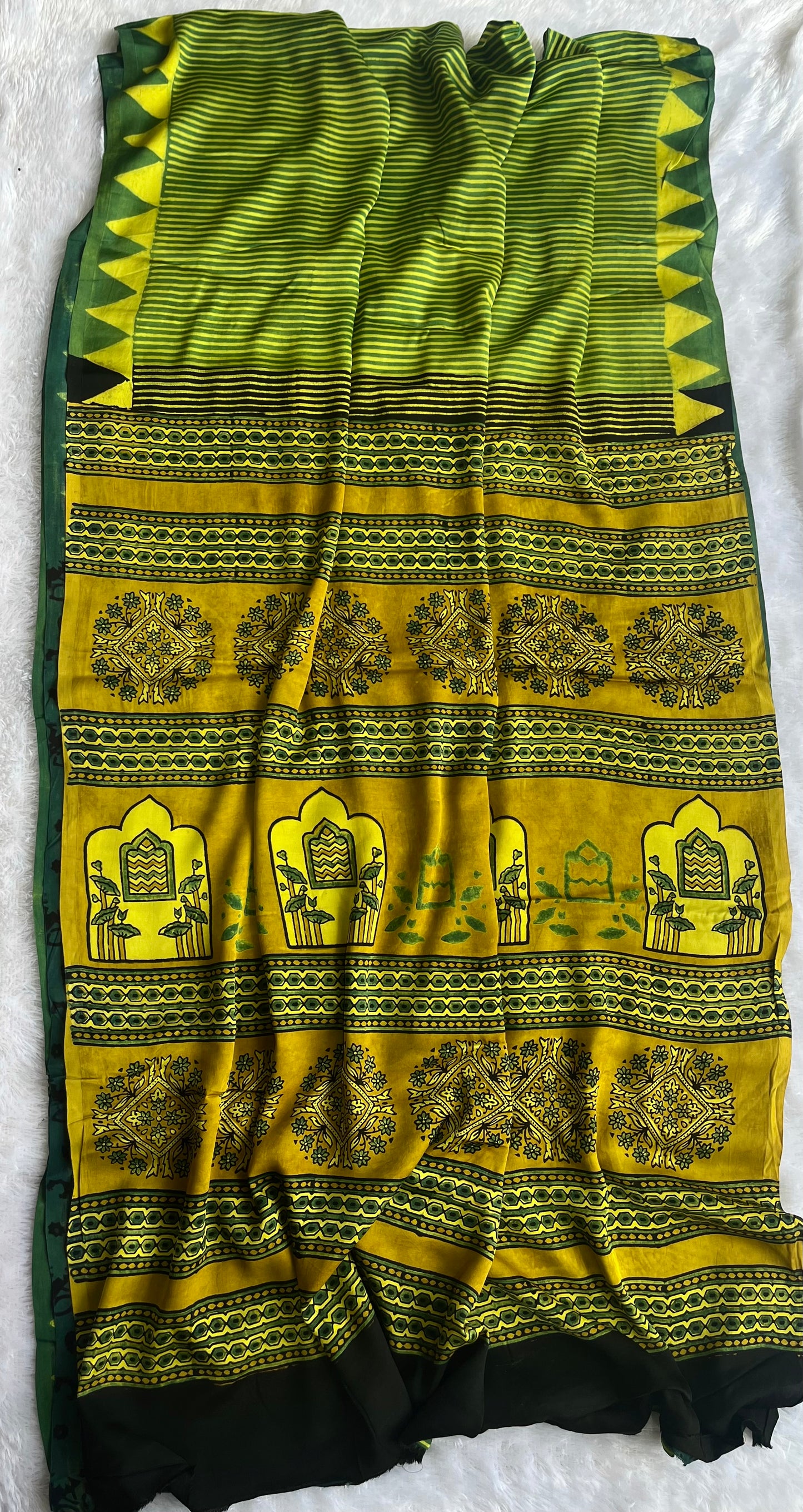 Hari Dhaari Ajrakh Hand Block Natural Dye Modal Silk Saree With Blouse