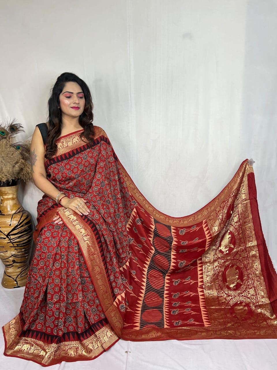 Red Grod Motif Dola Silk Zari Pallu Saree With Blouse