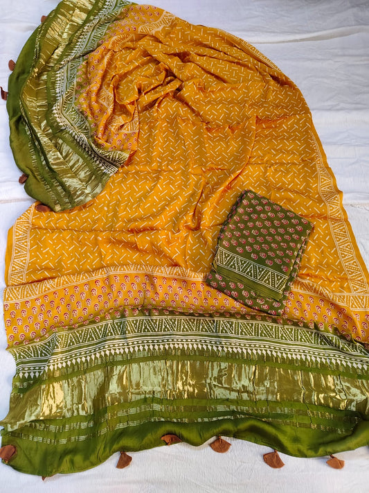 Green and Yellow Small Booti Motif Hand Block Print 2pc Suit Set with Lagdi Patti Dupatta