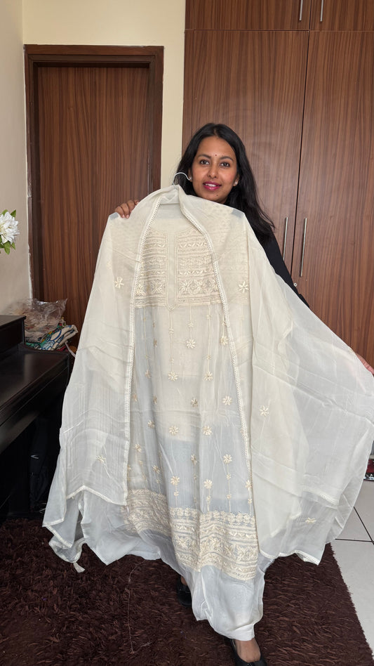 Offwhite Crepe Suit Set with Chinon Chiffon Dupatta and Threadwork-3Pc