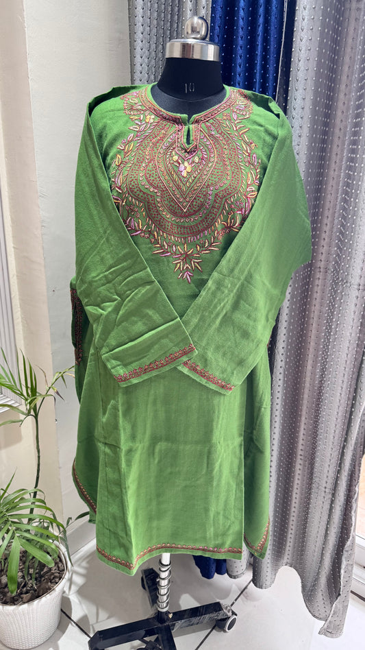 Kairi Green Shade Sozni Hand Embroidered Pure Marino Wool Kashmiri Pheran with Pockets and Hand Embroidered Sleeves (Size 58”)