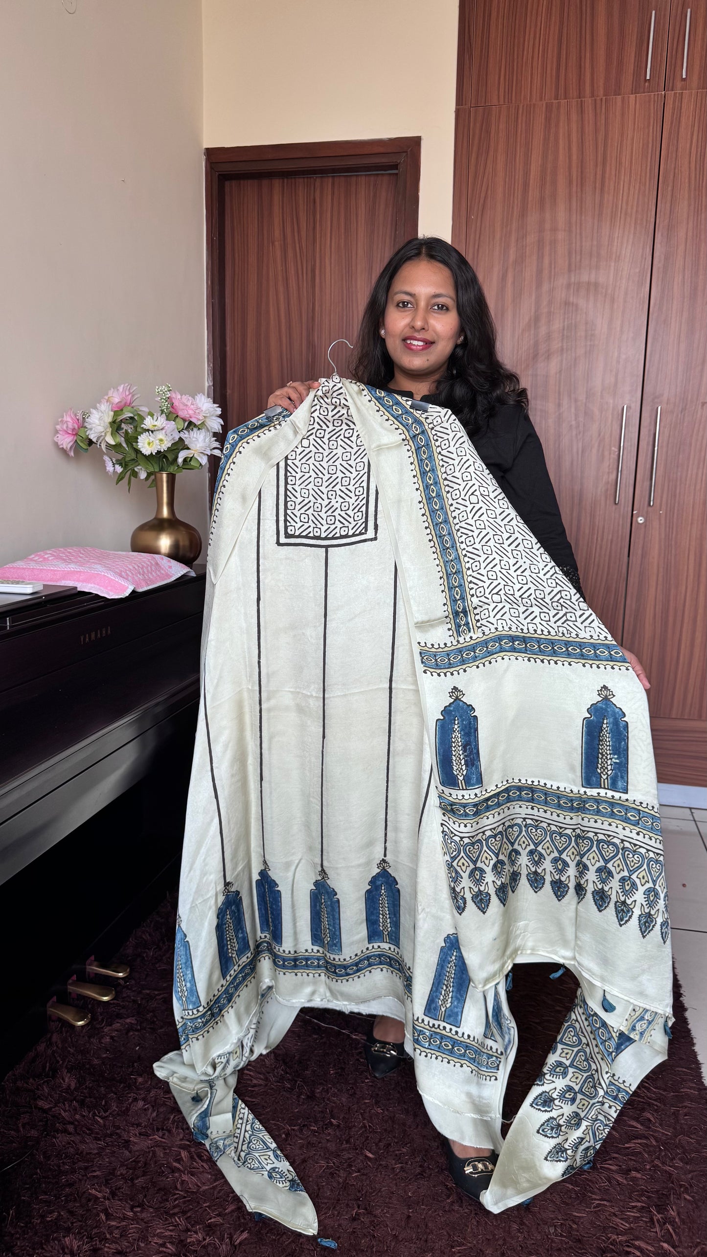 Off White Dhaari and Jharokha Print Modal Silk Hand Block Print 2pc Suit Material
