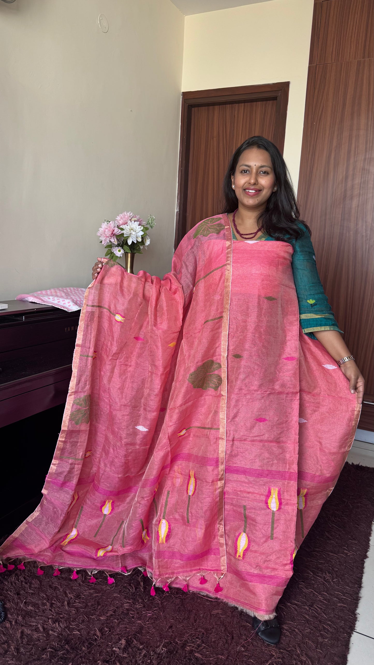 Gajari Pink Shade Pure Handloom Resham Muslin 2 pc Set