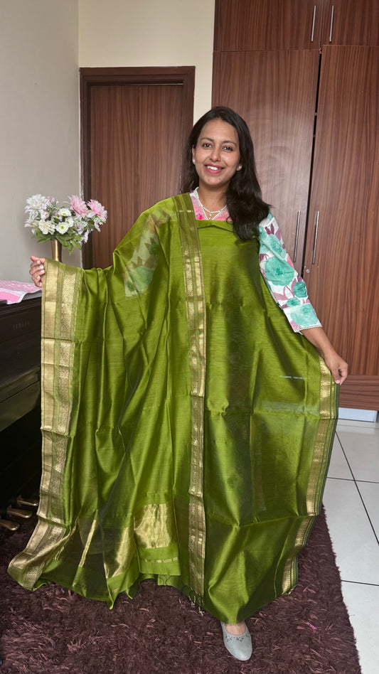 Green Shade Handwoven Maheshwari Silk Cotton 2 Pc Suit with Dupatta