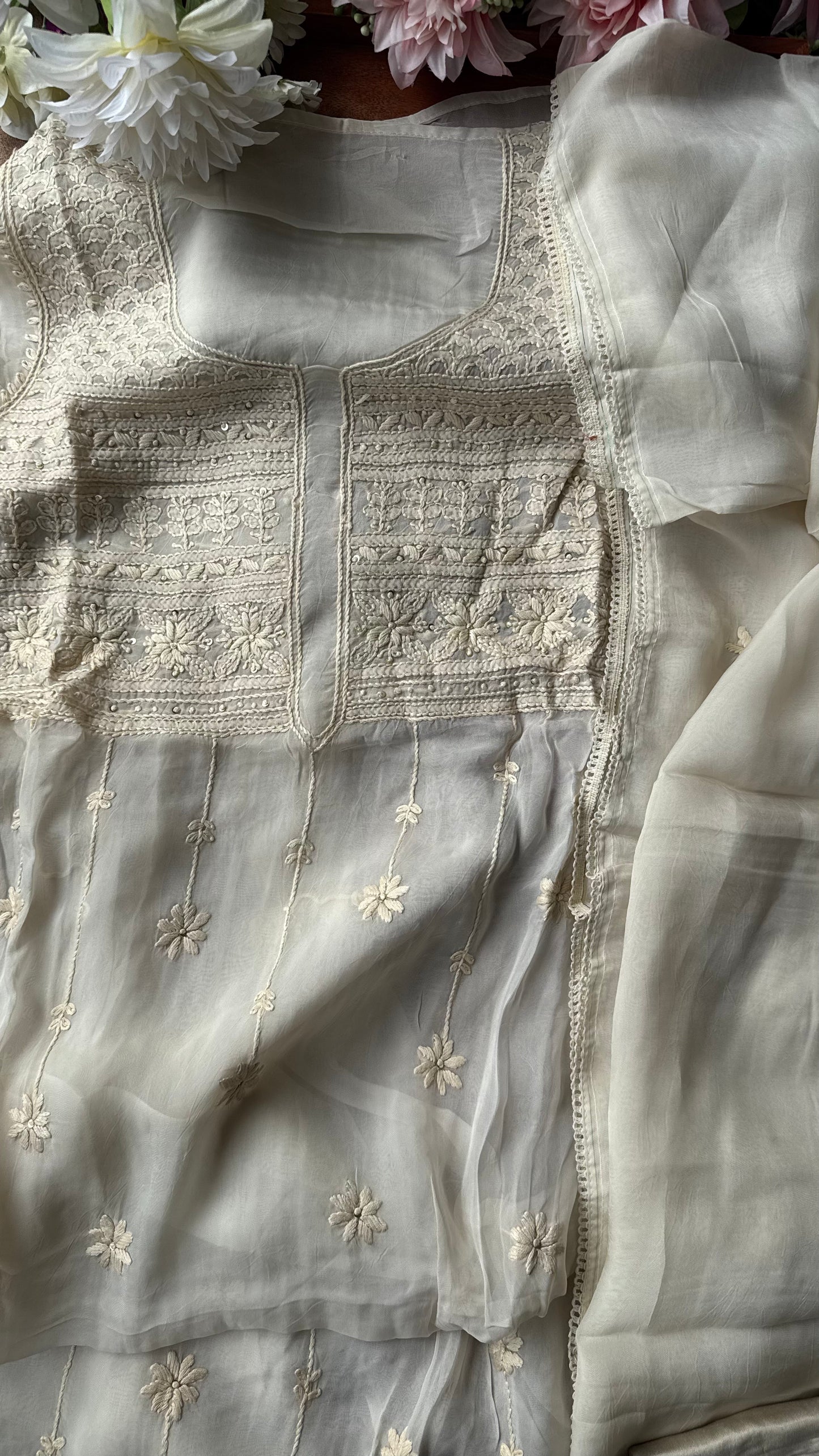Offwhite Crepe Suit Set with Chinon Chiffon Dupatta and Threadwork-3Pc