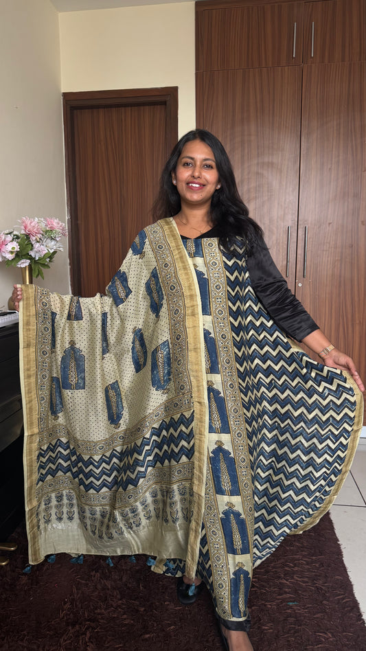 OffWhite Jharokha Zig Zag Ajrakh HandBlocked Maheshwari Silk Cotton 2 Piece Suit Set