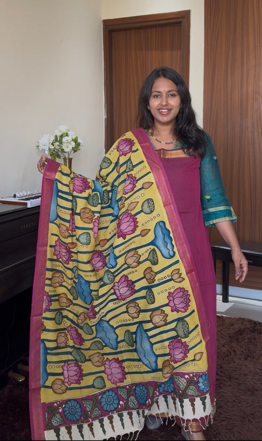 Margenta Solid Shade Handloom Kurta with Kalamkari  Cotton Dupatta and Zari Border-2 Piece