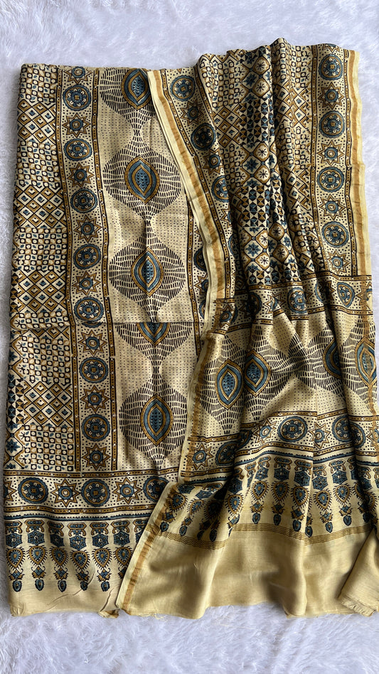 Off White Intricate Motif Chanderi Silk Cotton Ajrakh hand Block 2pc Suit Set