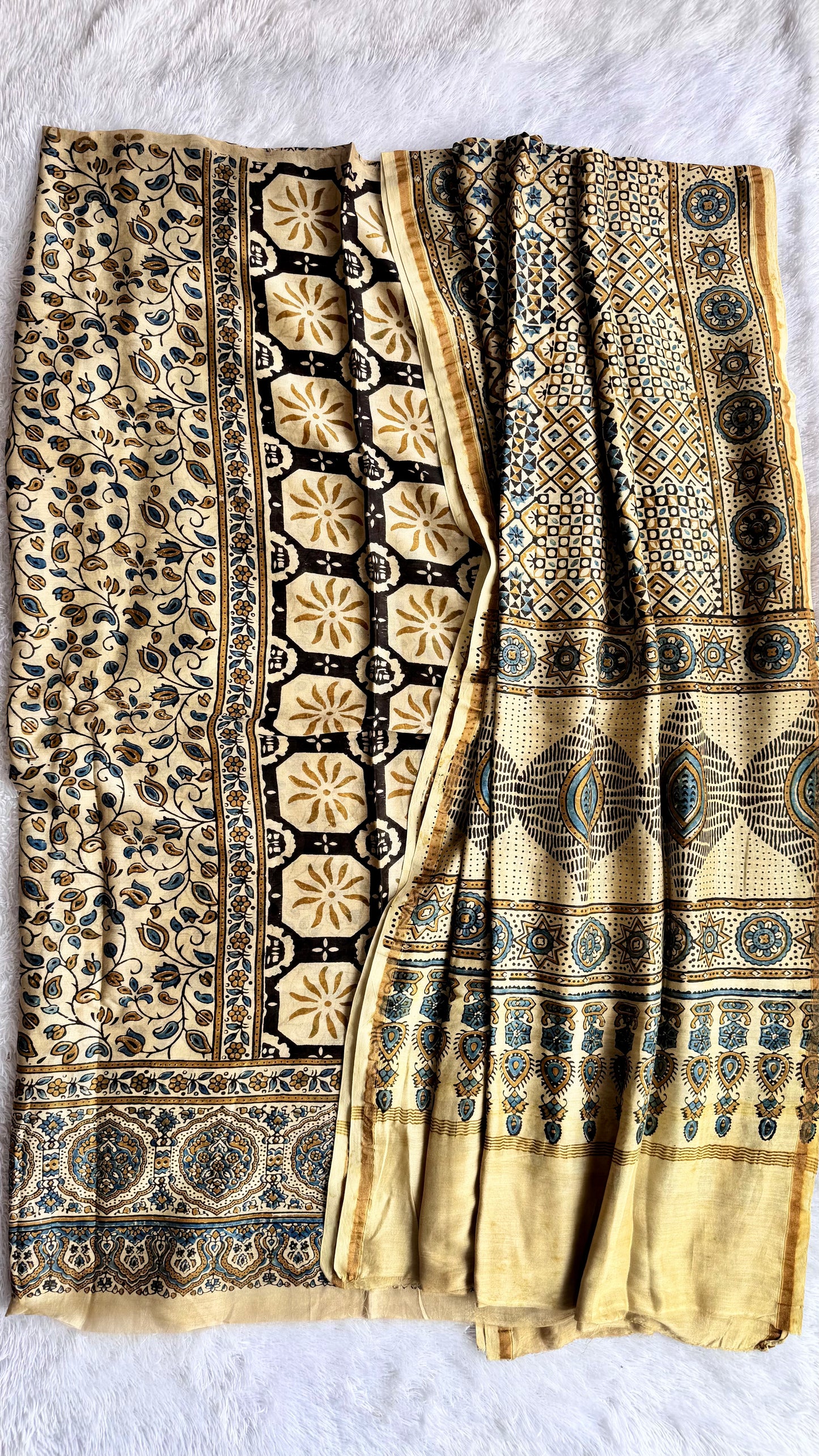 Offwhite Floral Bel Jaal Motif Ajrakh Hand Block Chanderi Silk Cotton 2 Piece Suit Set