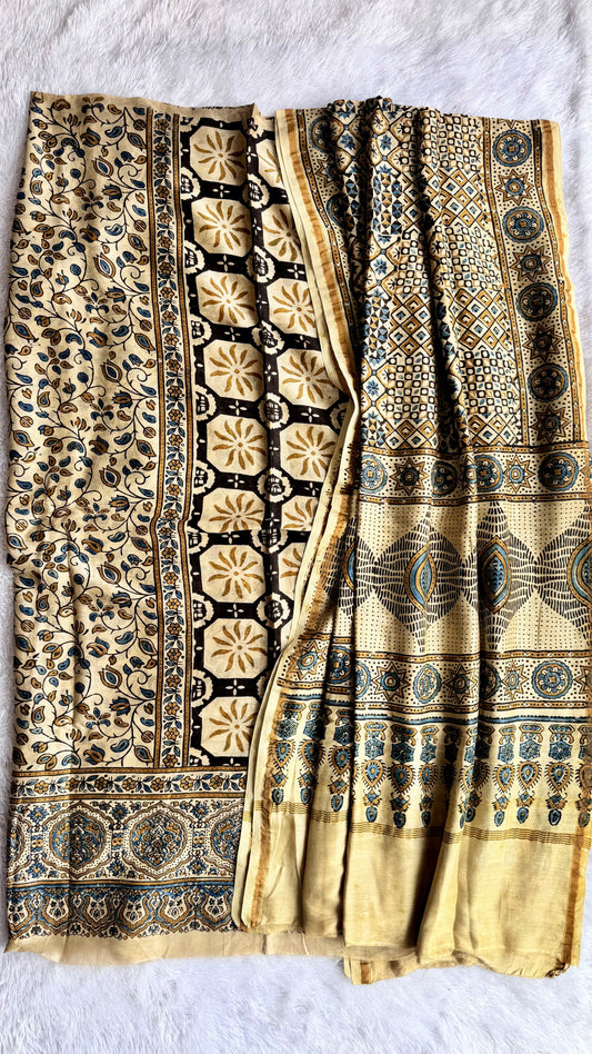 Offwhite Floral Bel Jaal Motif Ajrakh Hand Block Chanderi Silk Cotton 2 Piece Suit Set