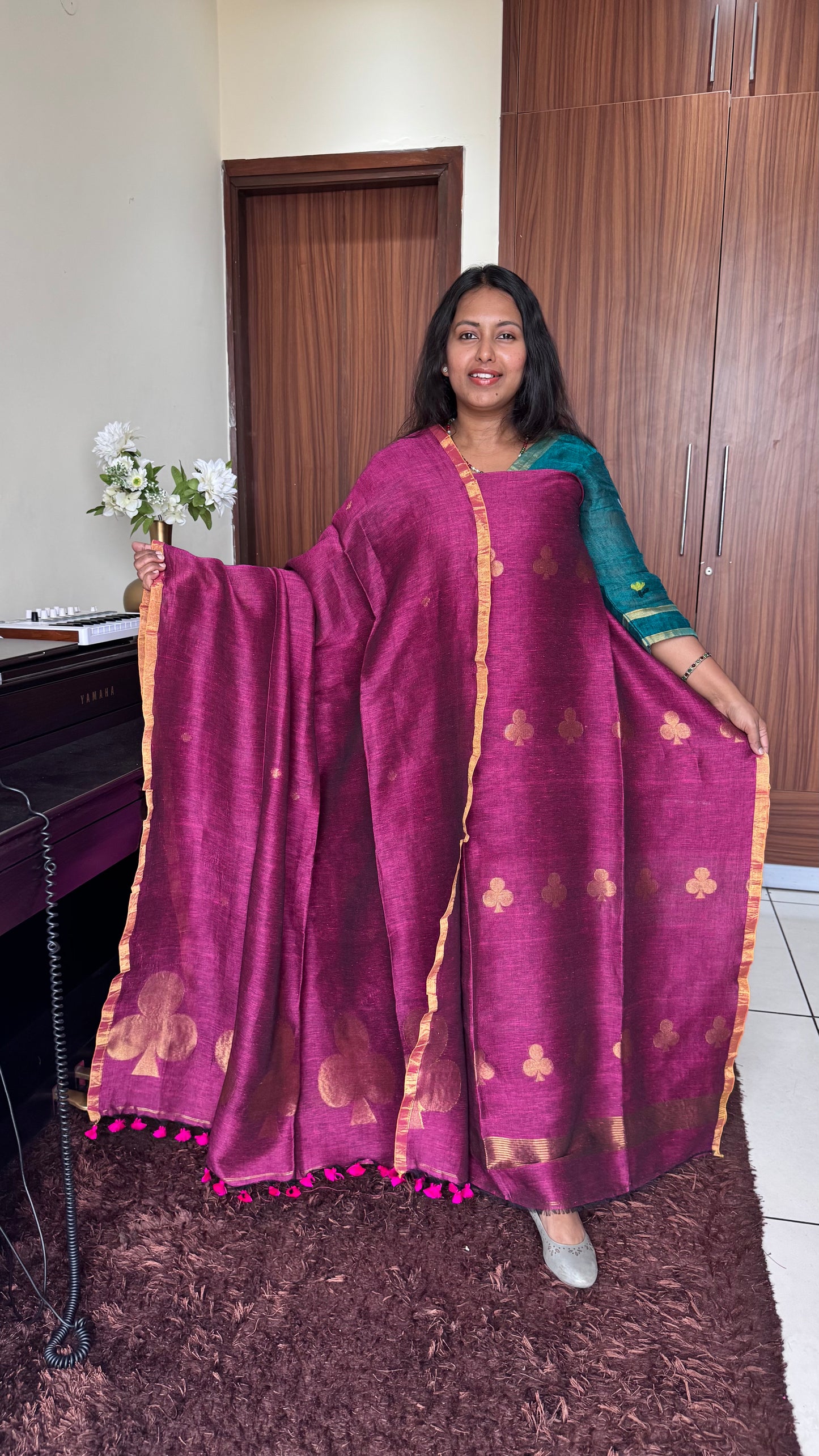 Faalsi Paan Buta Pure Jayshree Linen with Jamdani Hand Woven Daman 2 pc Suit Set