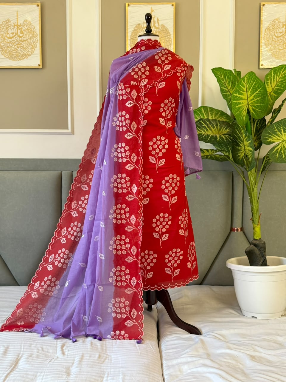 Red & Purple Dual Shade Pure Mul Chanderi Thread Embroidered Suit Set-3Pc
