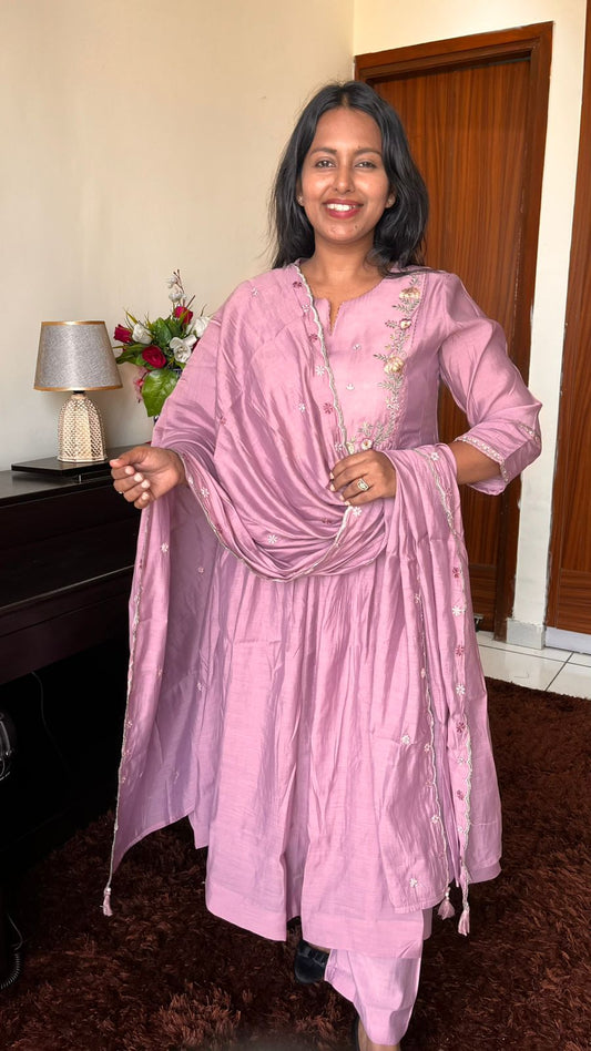 Pyaazi Pink Mul Chanderi Suit Set with Inner Lining and Embroidered Yoke