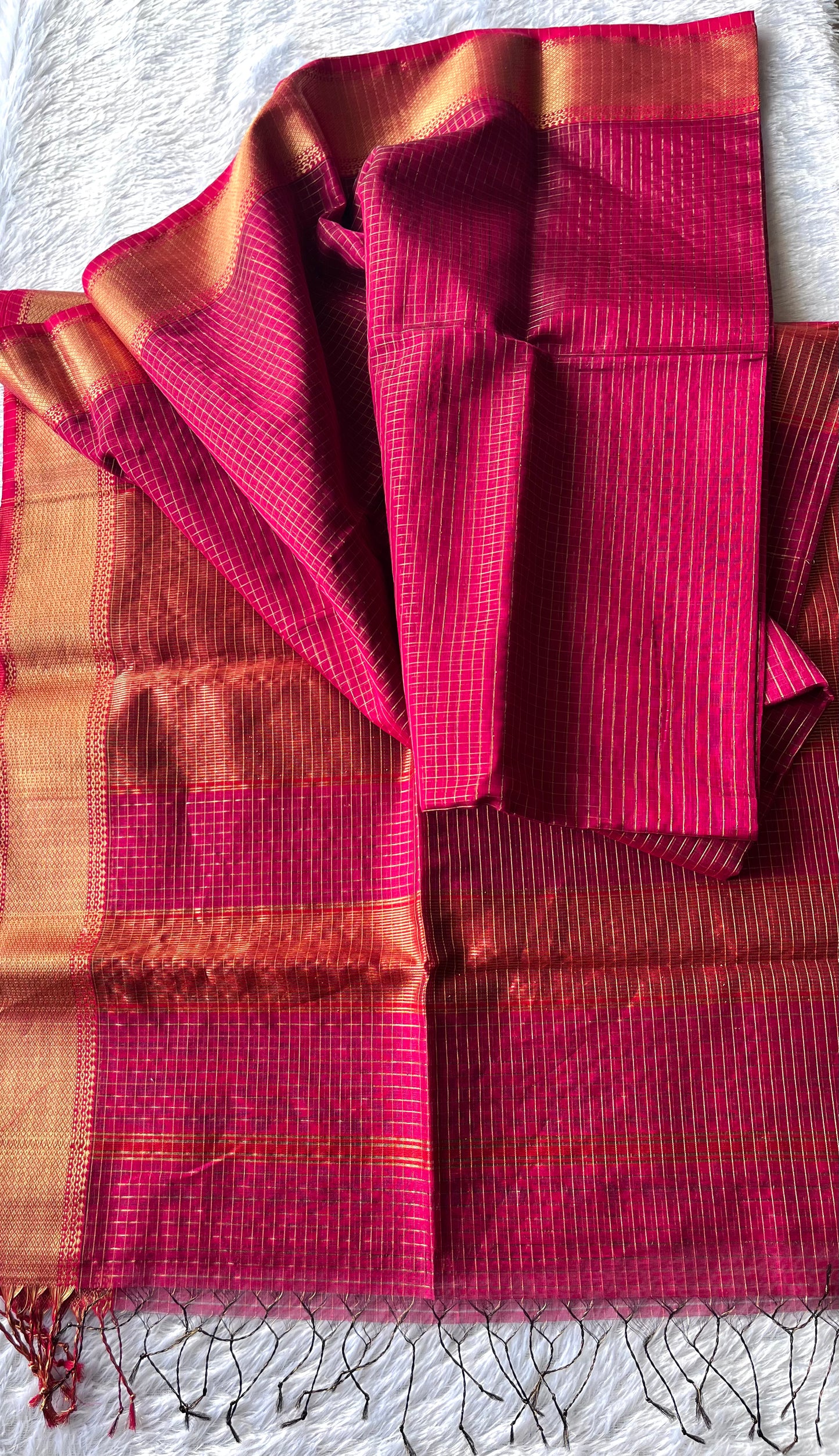 Ruby Pink with Gold Zari Border Maheshwari Silk Saree